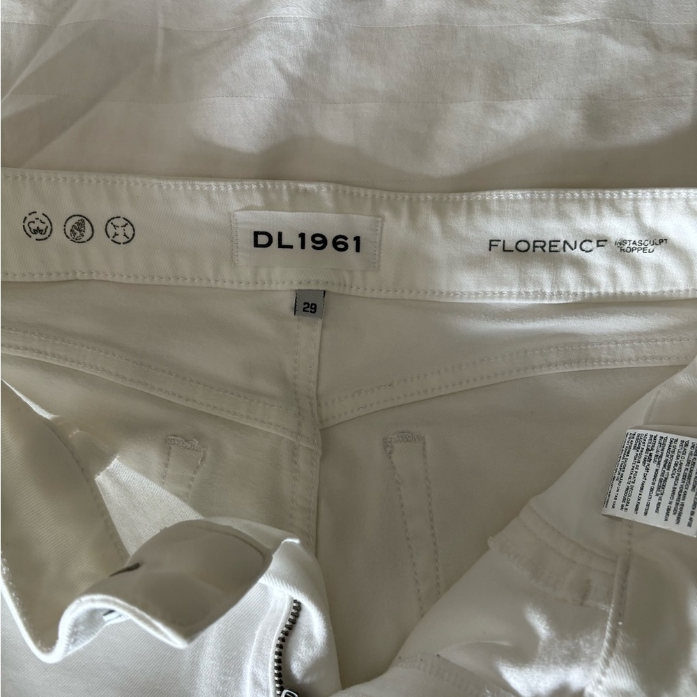 White ankle length jeans - super cute